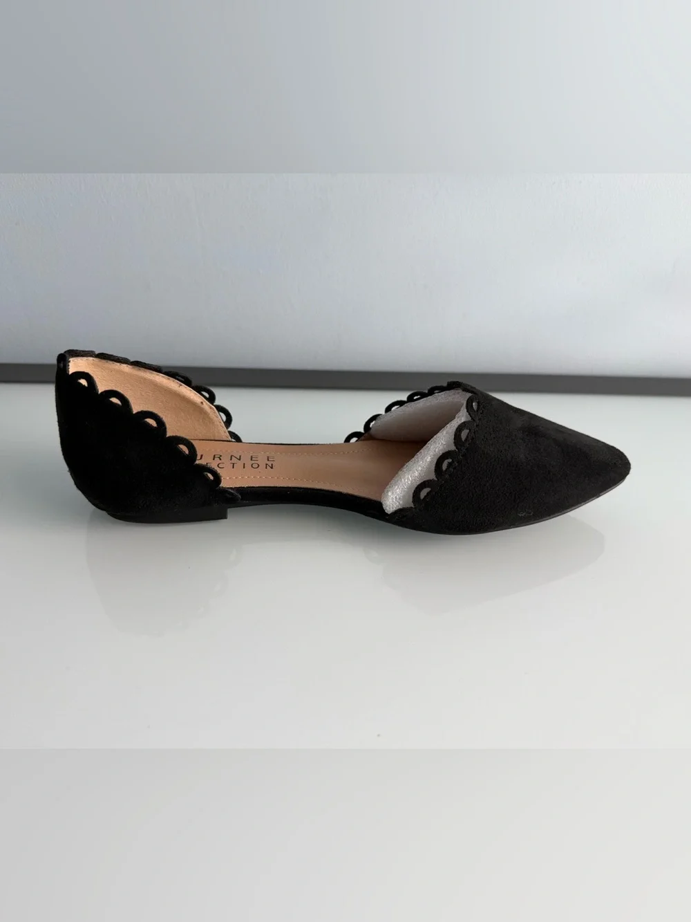 Journee Collection Women's Jezlin Slip On Almond Toe Ballet Flats Size 7.5 Wide